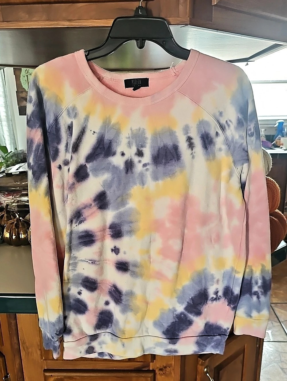Tie-Dye Sweatshirt in Pink & Purple Size Large